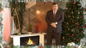 Vianočné pozdravy - Ing.Ján Ragan, primátor mesta Vranov n/T, klavírny doprovod - Daniel Jenčo 